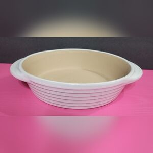 The Pampered Chef 8" X 2" 1 Quart Stoneware Baking Dish